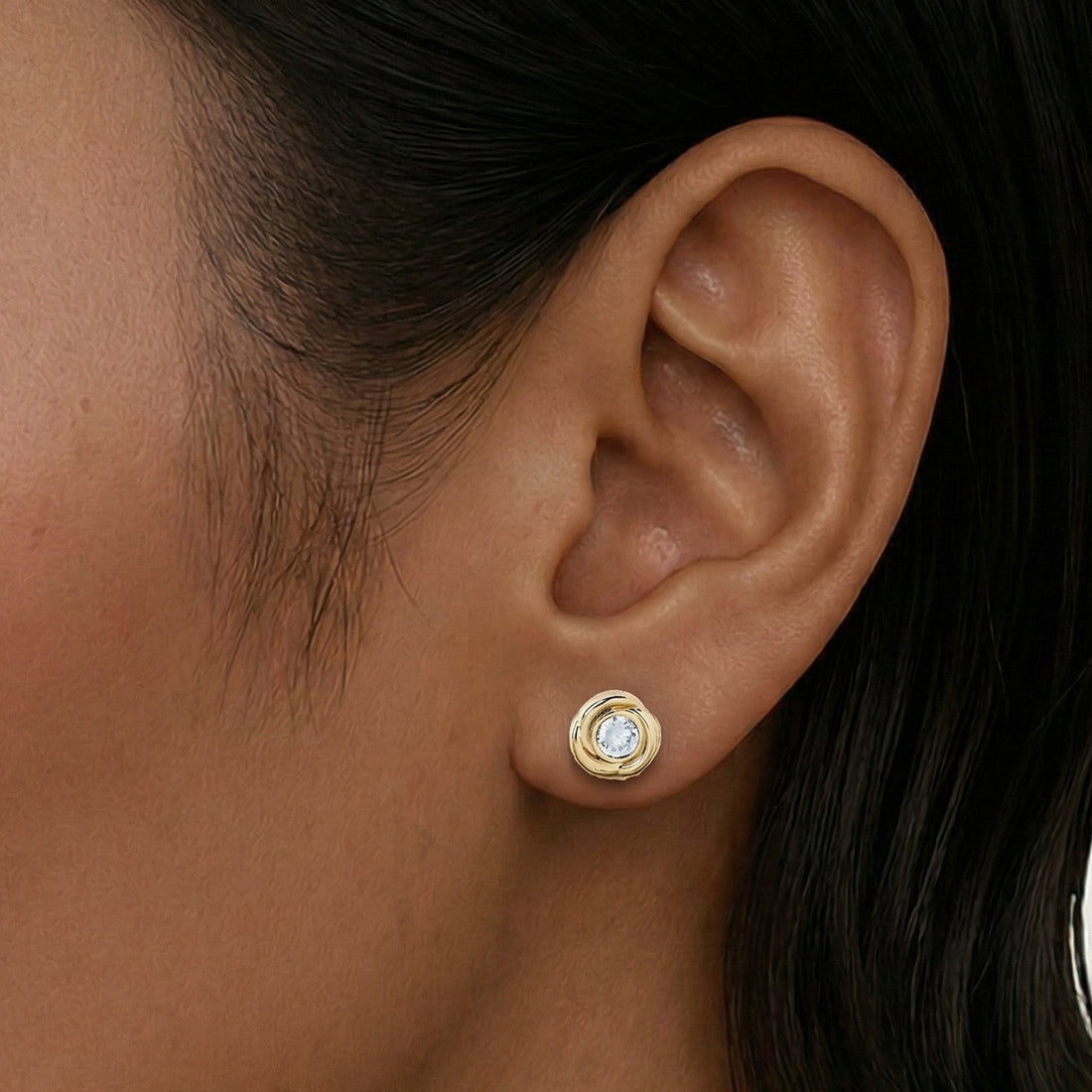 LERINO CRYSTAL STUD EARRINGS IN GOLD