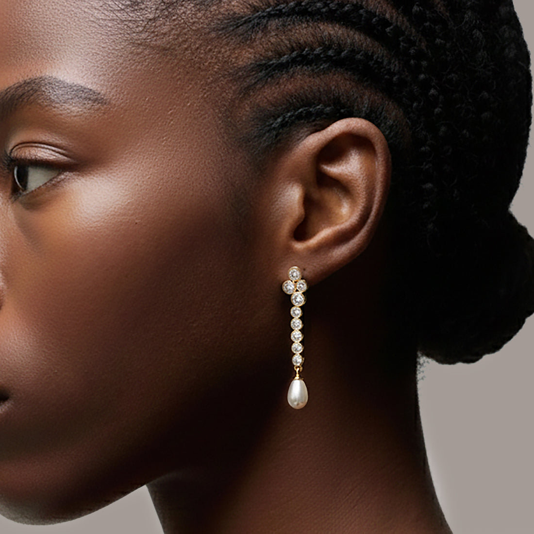 Drop Averi Crystal Earrings in Gold