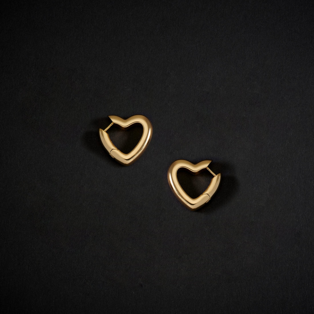 Loff Mini Heart Hoop Earrings in Gold