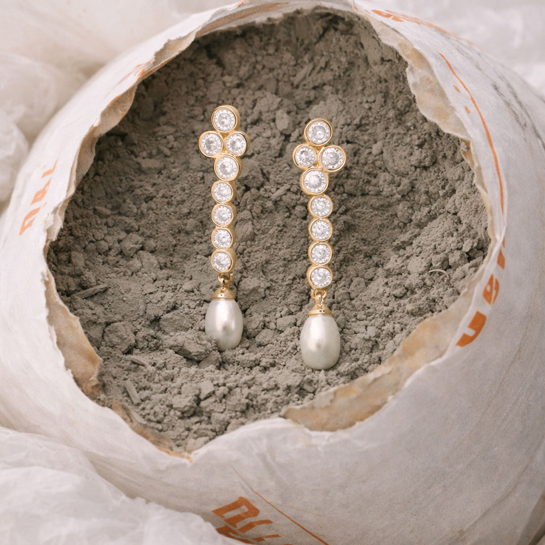 Drop Averi Crystal Earrings in Gold