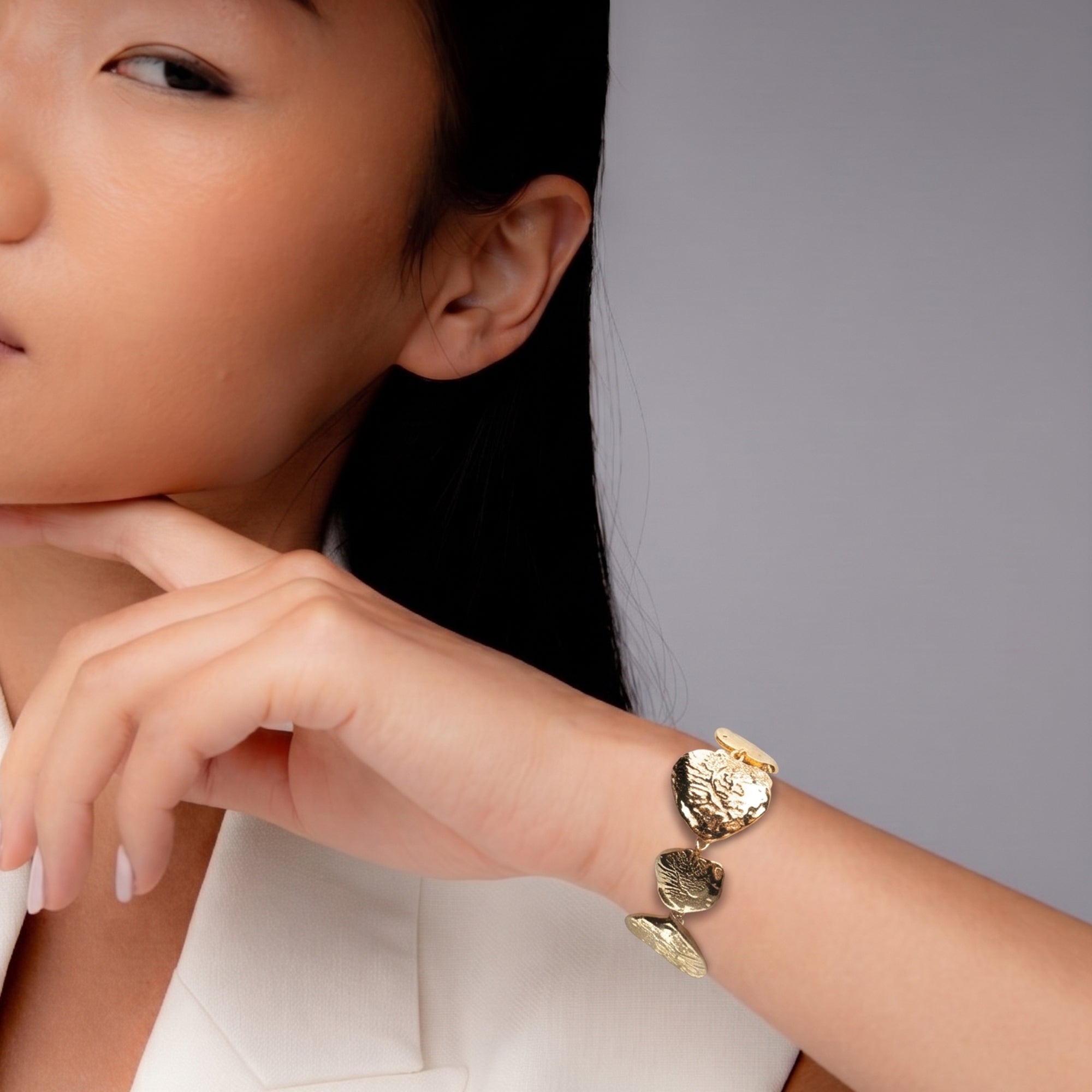 Oldeu Shell Maxi Bracelet in Gold