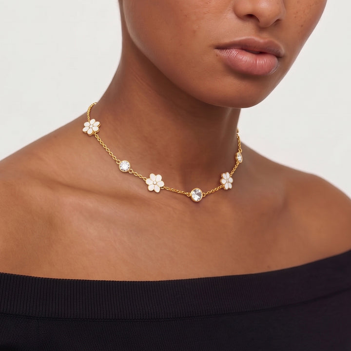 XANTIA STONE STATION NECKLACE IN GOLD & MOONSTONE