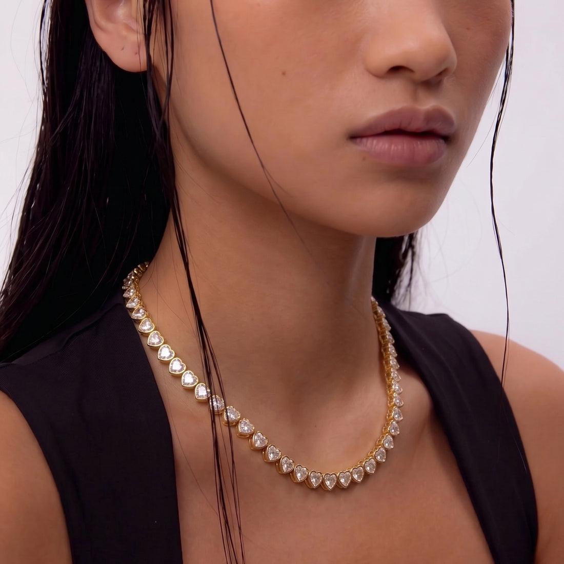 AGAPPI CRYSTAL NECKLACE IN GOLD & CRYSTALS