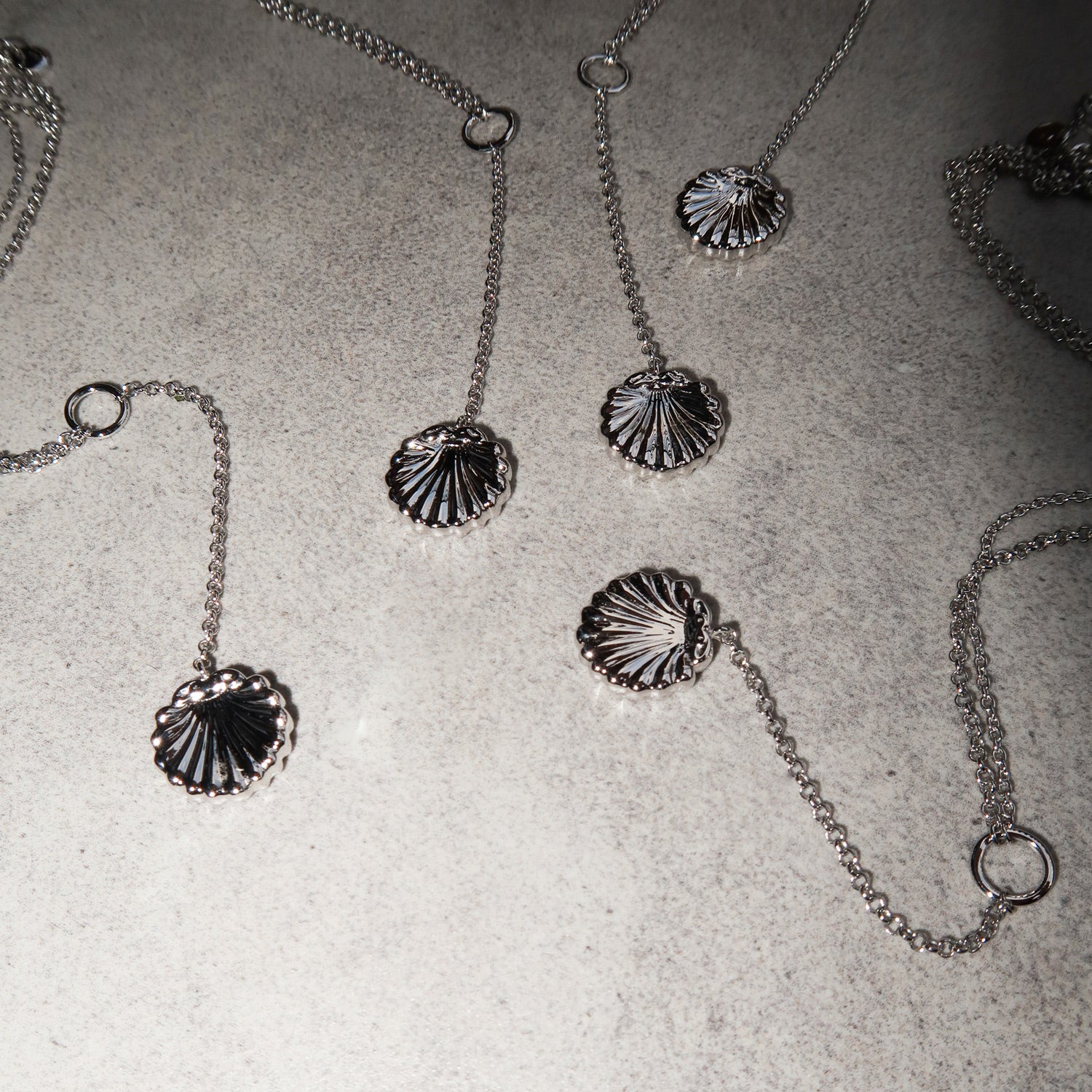Coquille Shell Lariat Necklace in Silver