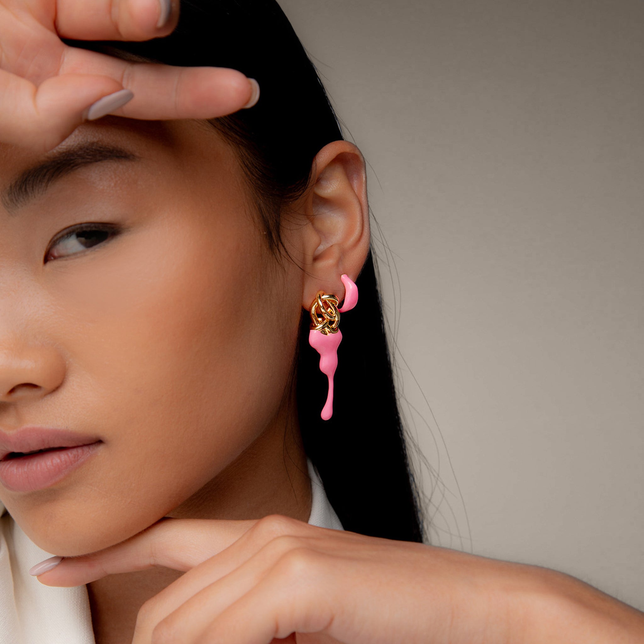 Pero Small Hoop Earrings in Gold and Pink