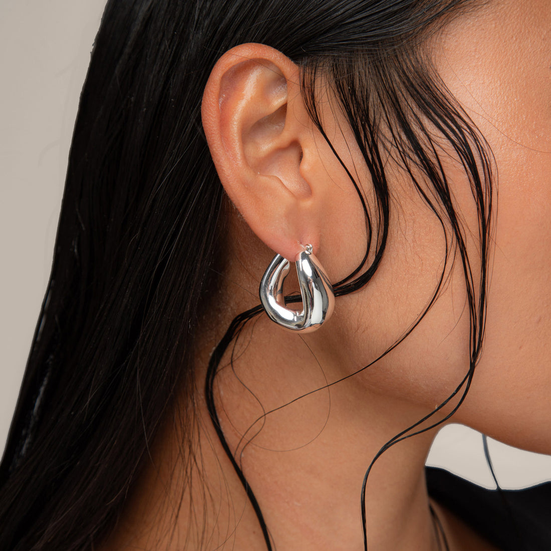 Falin Midi Chubby Hoop Earrings in Silver