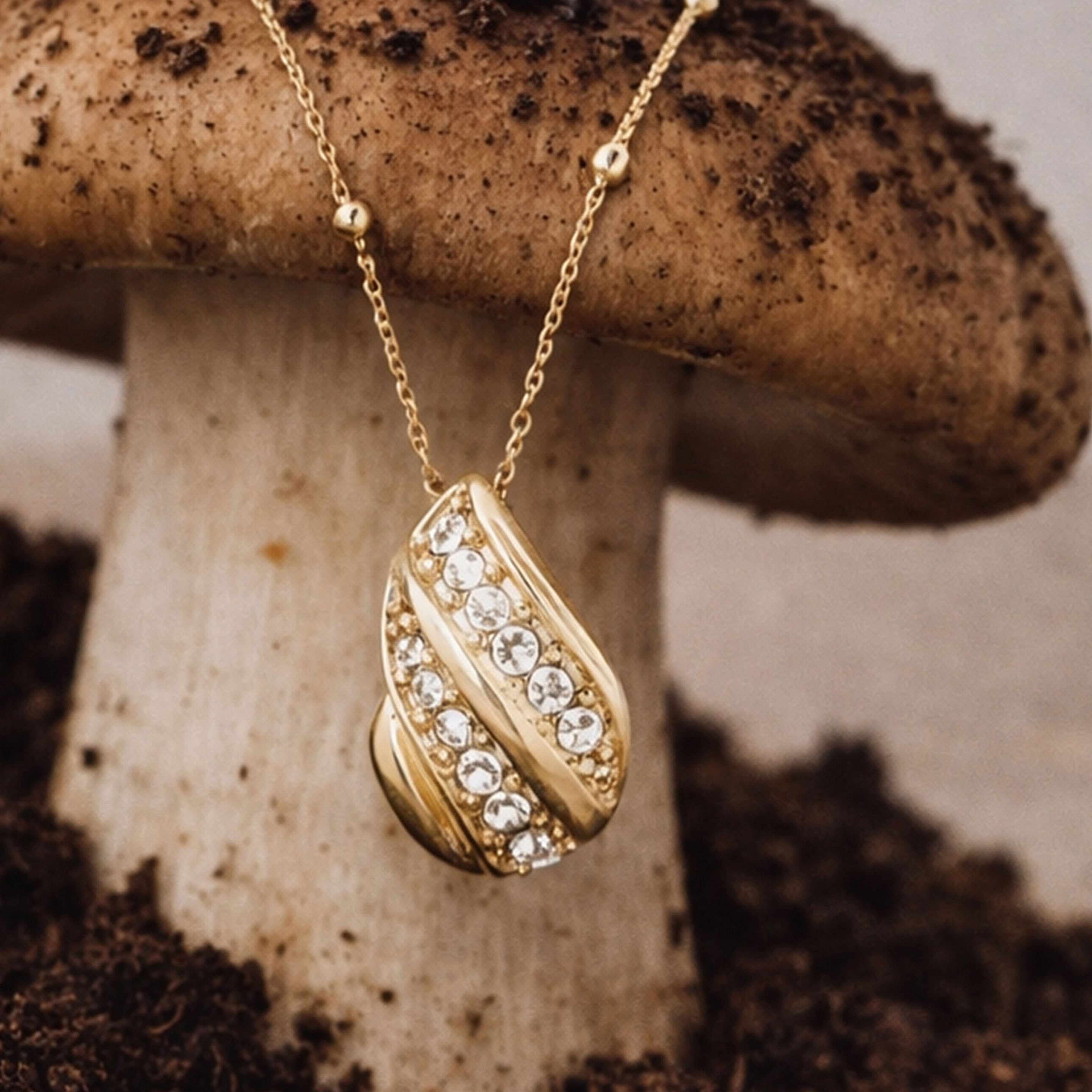 Twerto Mini Necklace In Gold & Crystals