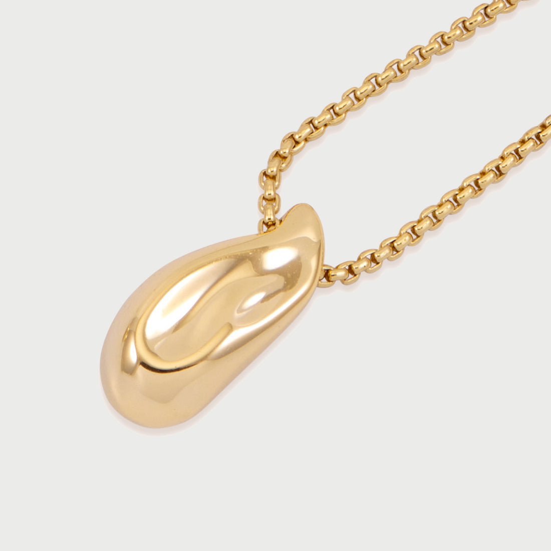 Perto Mini Pendant Necklace in Gold