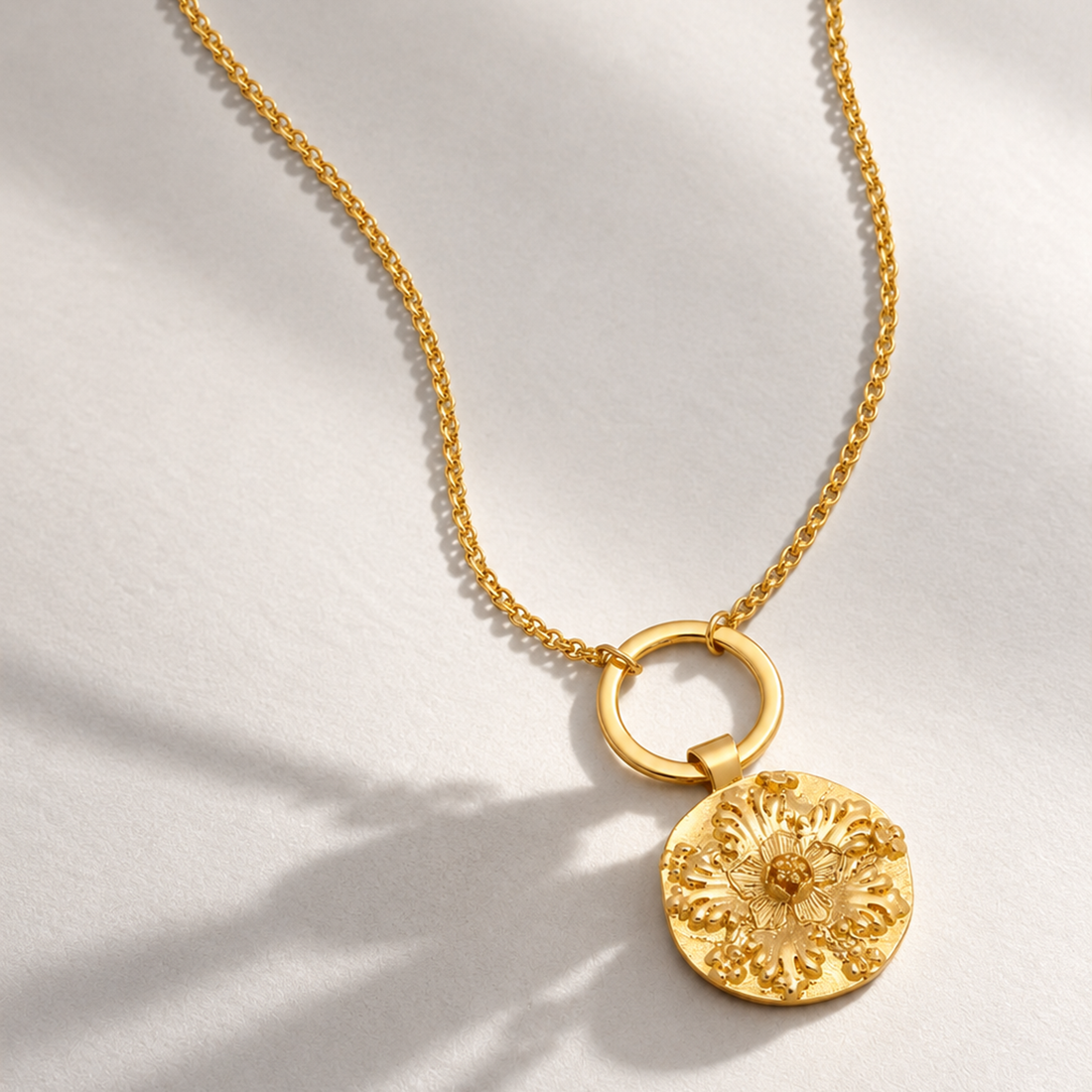 Maxi Flower Pendant Long Necklace in Gold