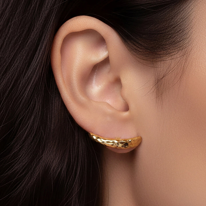 ARTO EAR CUFF STUD EARRINGS IN GOLD