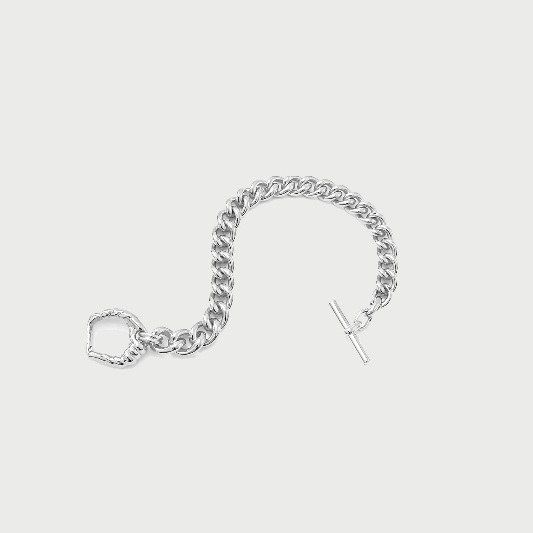Iyun Skini  Bracelet in Silver