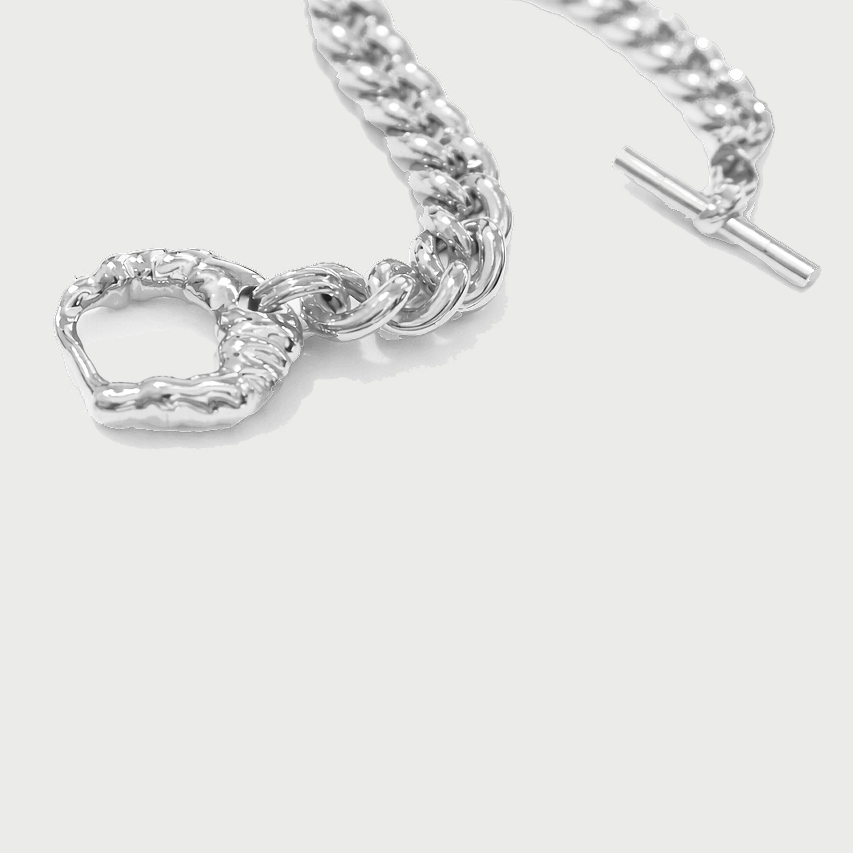 Iyun Skini  Bracelet in Silver