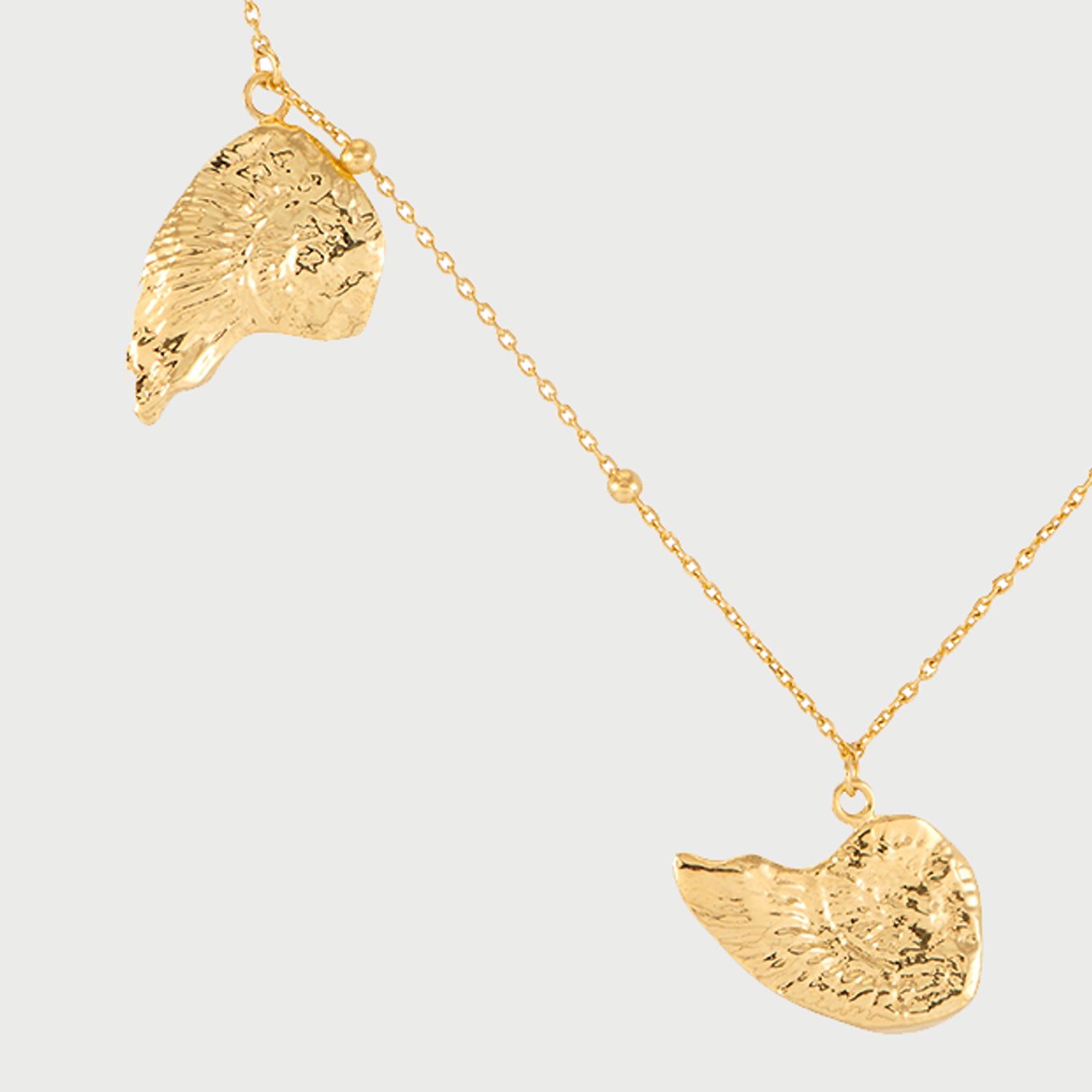 Sheny Beaded Shell Necklace in Gold