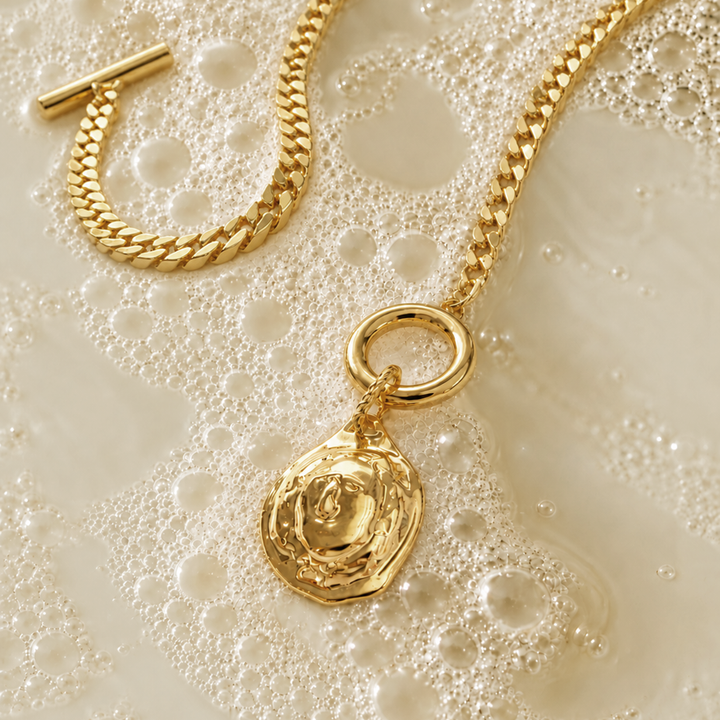 ELENI MINI CURB T-BAR NECKLACE IN GOLD