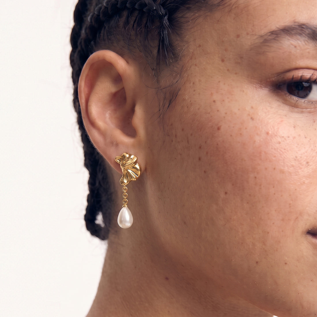 Falermo Mix & Match Drop Earrings In Gold & Pearl