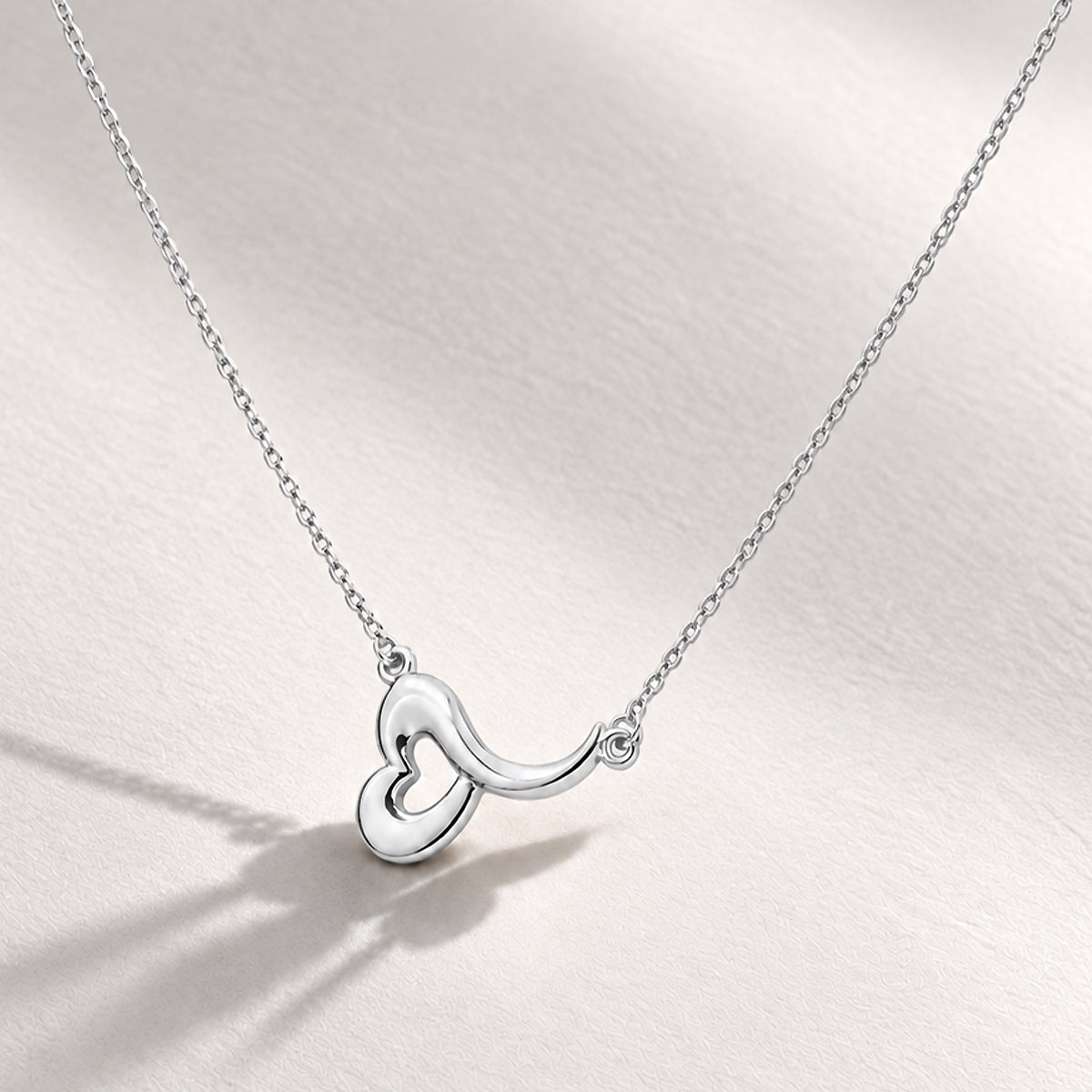 Love Heart Short Necklace in Silver