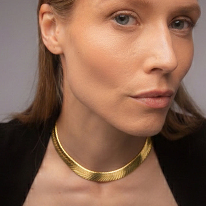 Montana Grande Medium Snake Chain Necklace in Gold