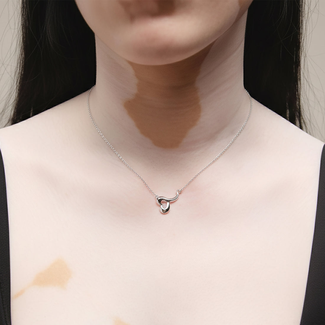 Love Heart Short Necklace in Silver