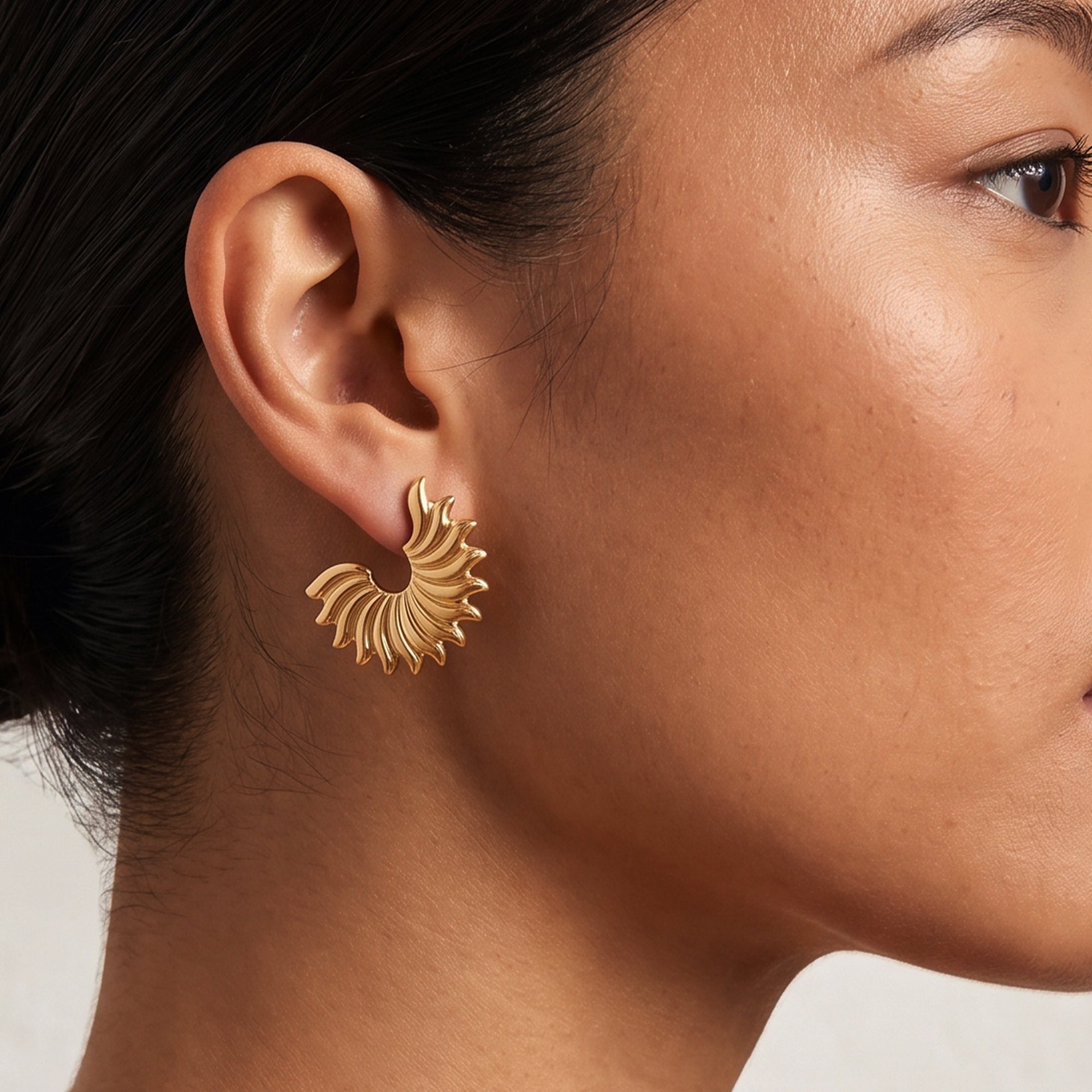 SUN CLAW MIDI HOOPS IN GOLD