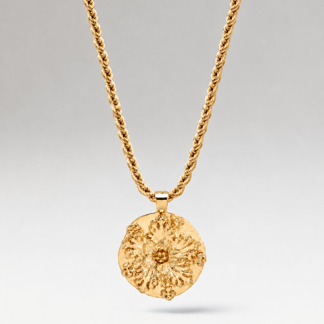 Flower Pendant Rope Necklace In Gold