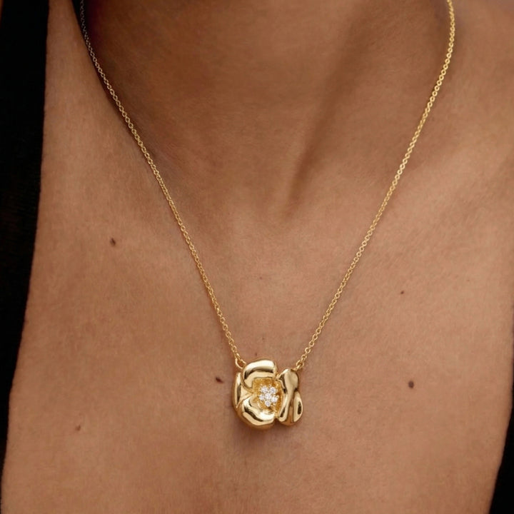 Lulu Flower Pendant Necklace in Gold and Crystals
