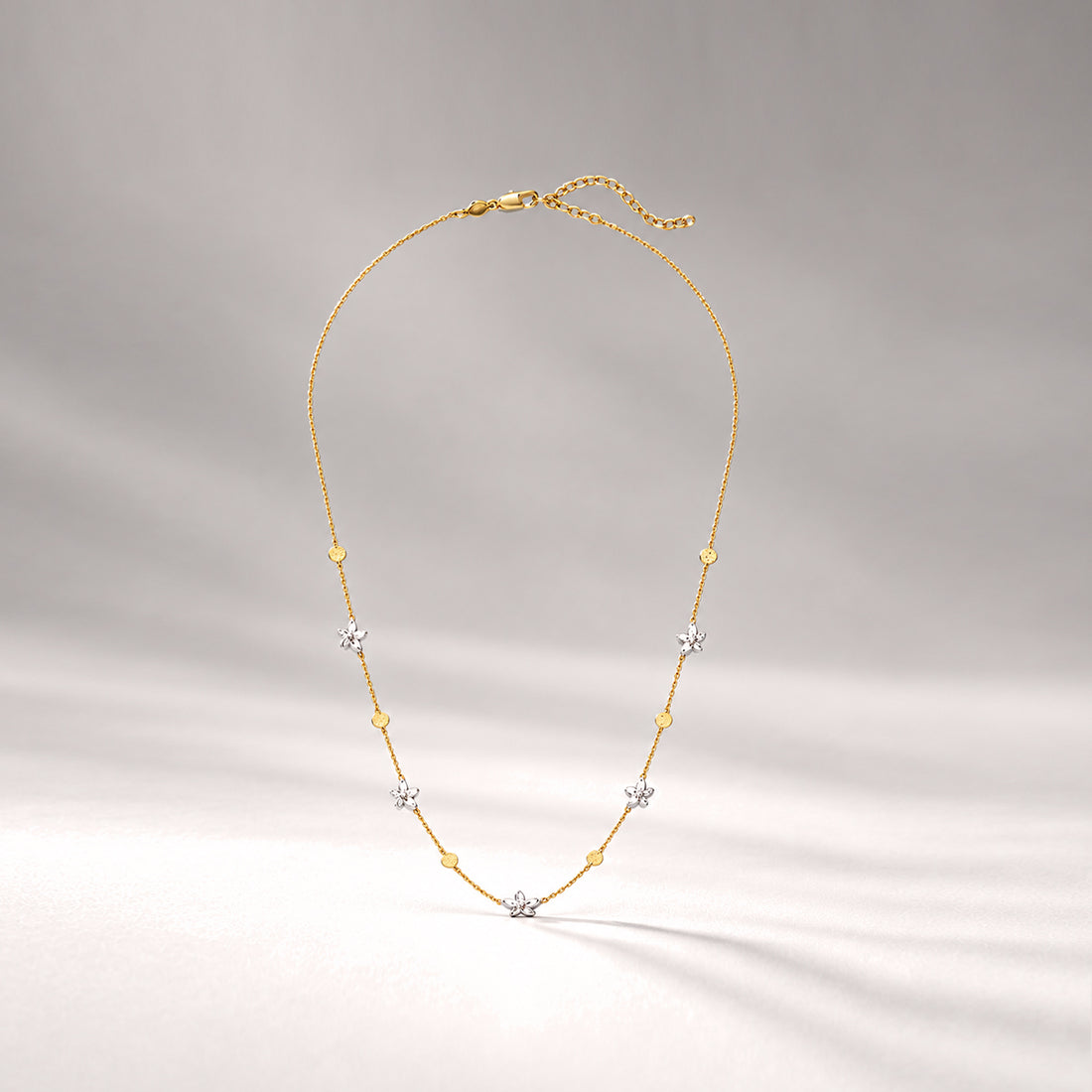 Luludi Flower Mix Metal Necklace in Gold