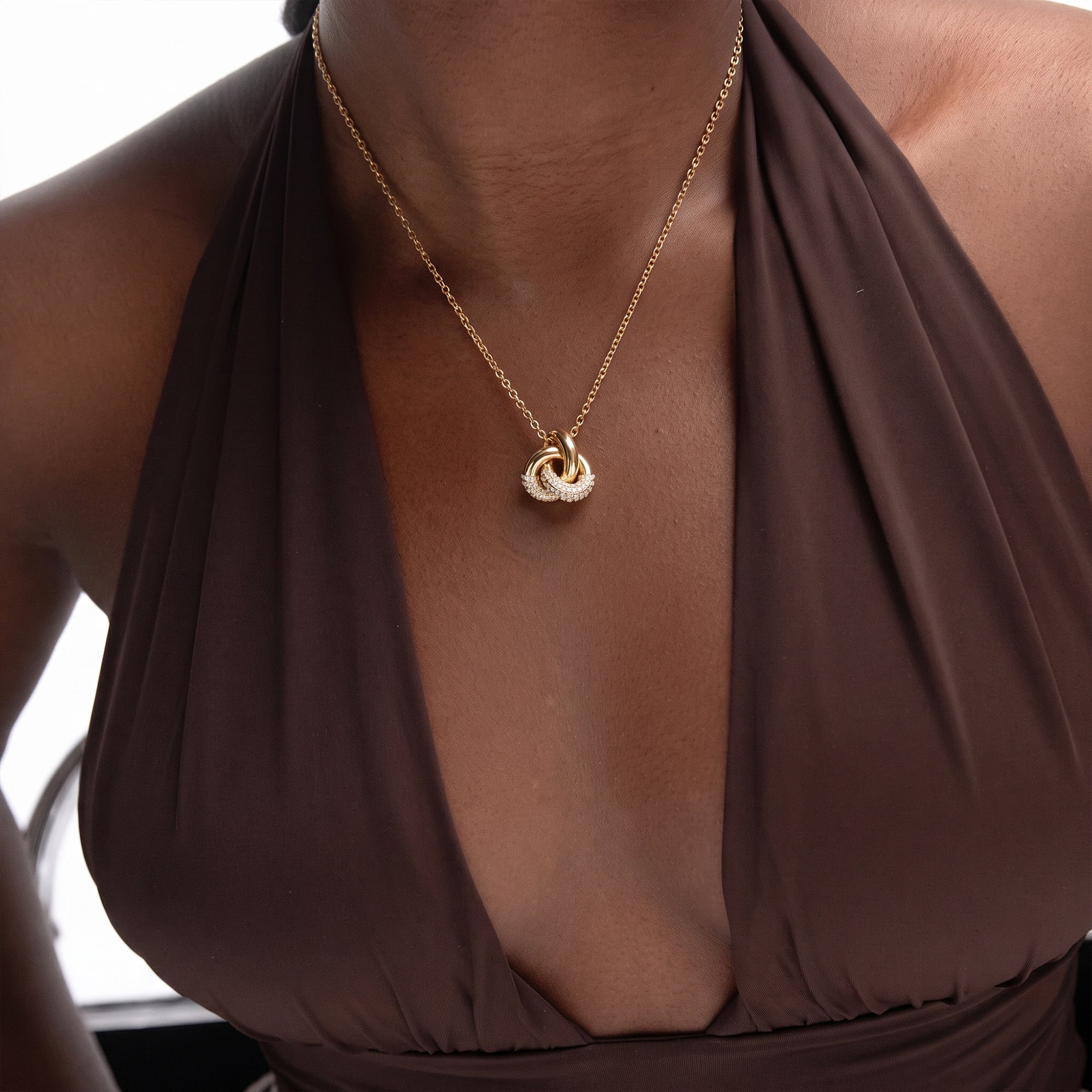 KNOT PAVE CRYSTAL NECKLACE IN GOLD