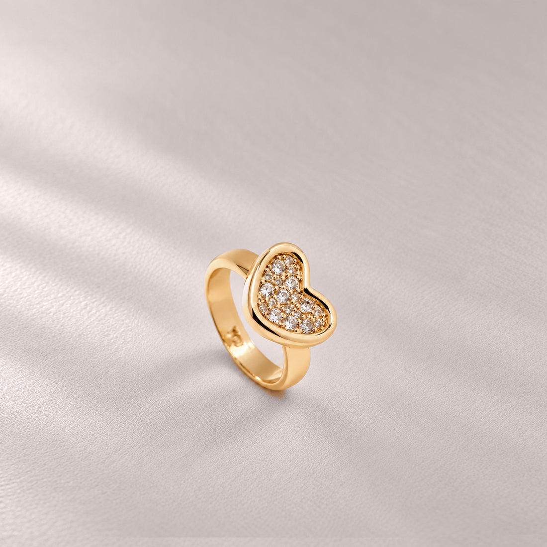 Loff Heart Crystal Band Ring in Gold