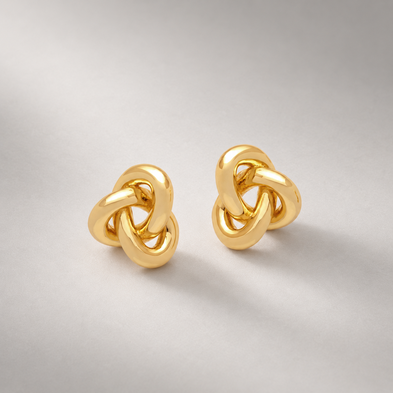 Seva Midi Face on Stud Earrings in Gold