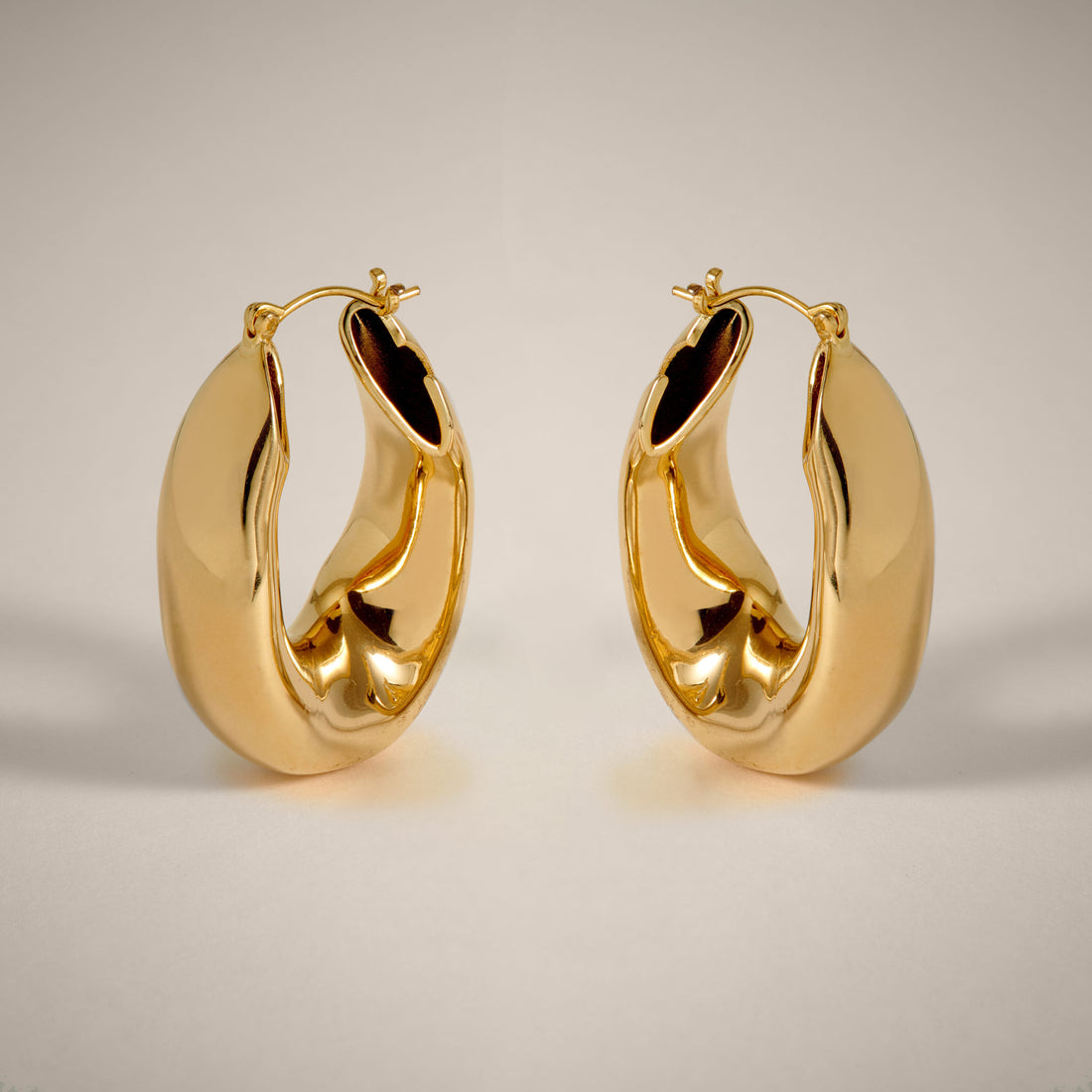 Falin Maxi Chubby Hoop Earrings in Gold