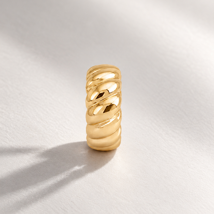Coral Band Ring in Gold