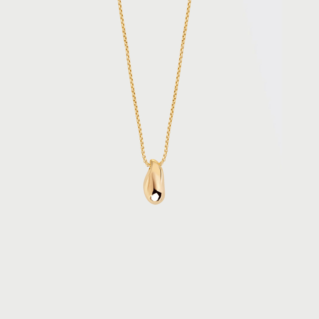 Perto Mini Pendant Necklace in Gold