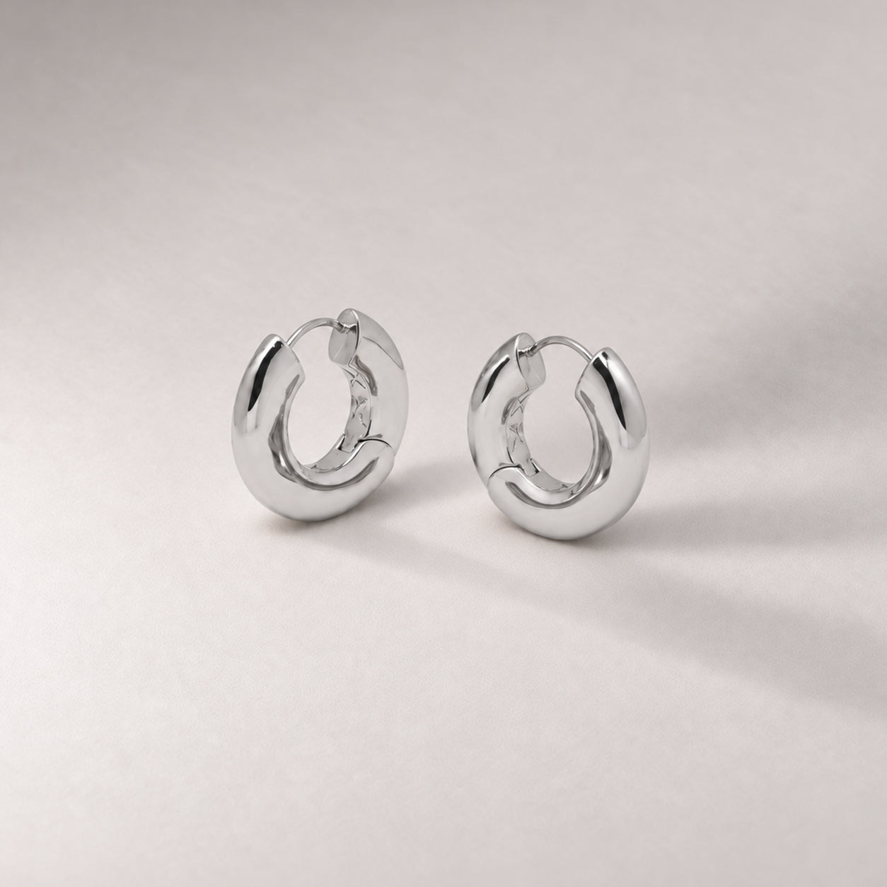 Sirso Midi Chubby Hoop Earrings in Silver
