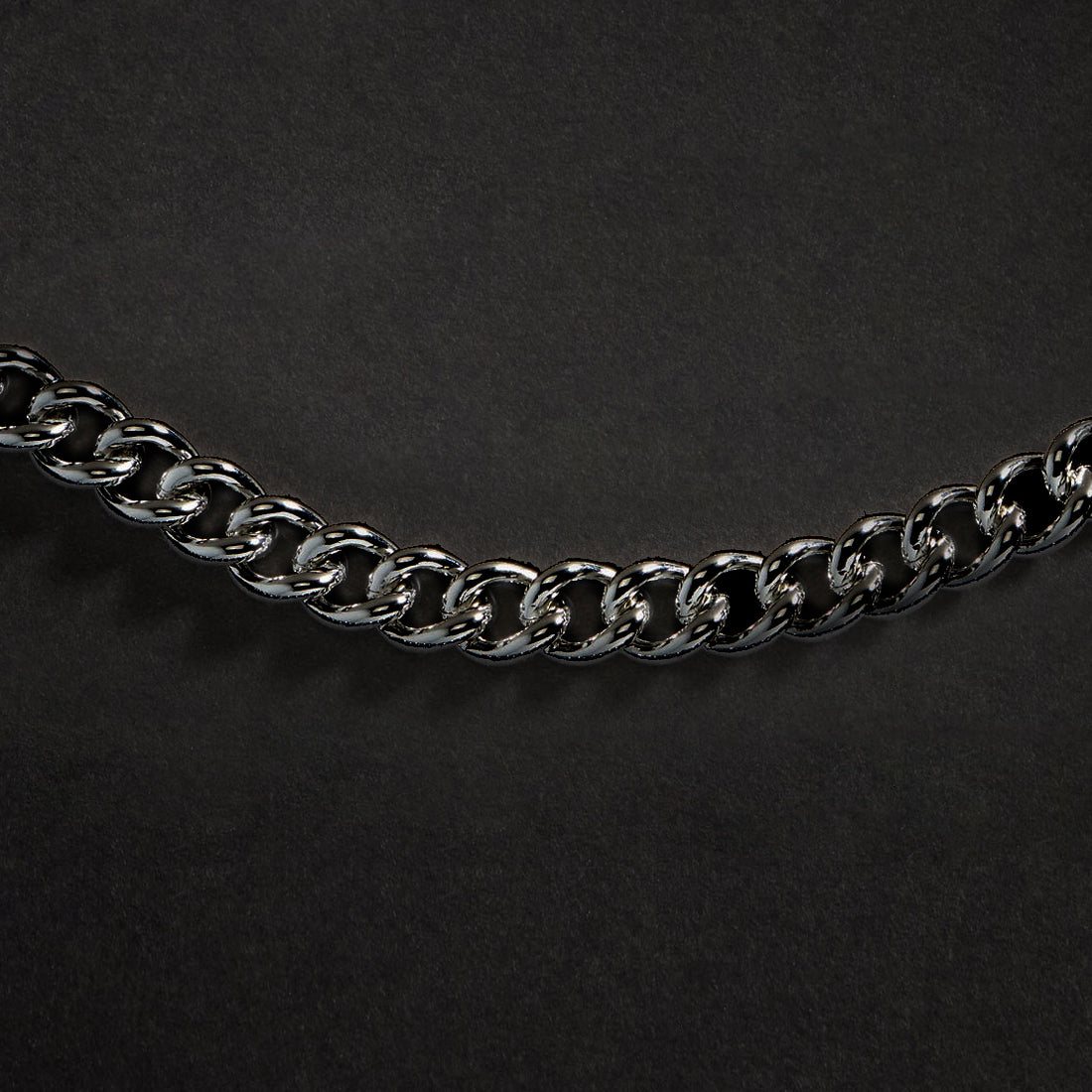 Curb Hook Bracelet in Gunmetal