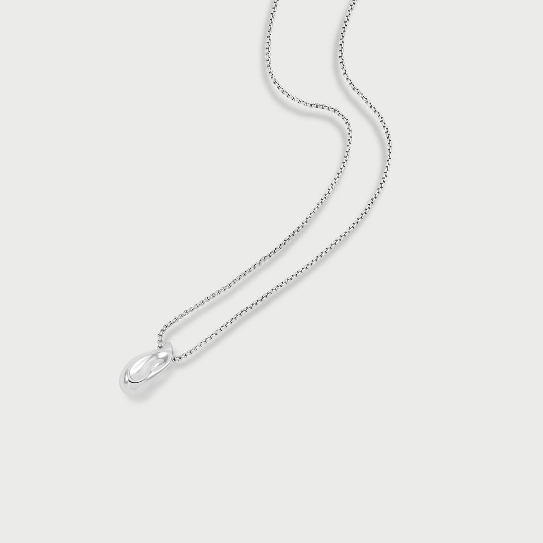 Perto Mini Pendant Necklace in Silver