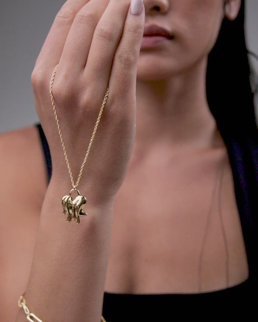Loff Short Pendant Necklace in Gold
