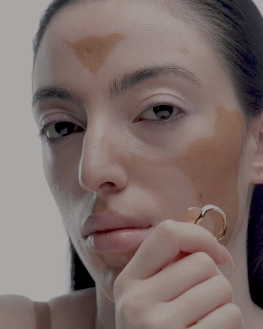 Curved Skinni Wave Ring in Gold