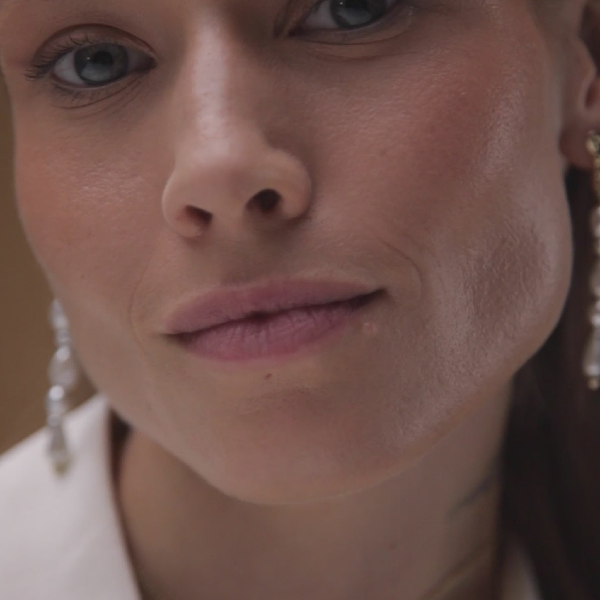 Pearl Eclo Drop Earrings in Gold