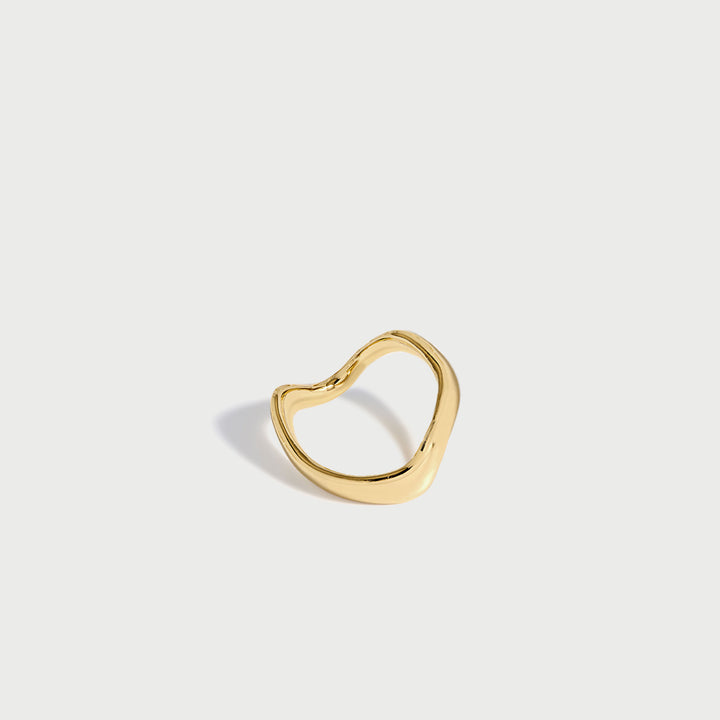 Curved Skinni Wave Ring in Gold