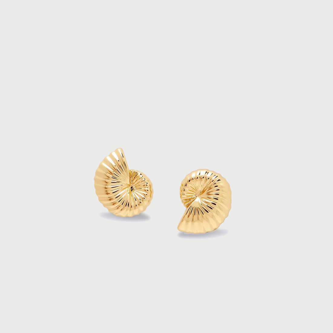 Moro Midi Stud Earrings in Gold