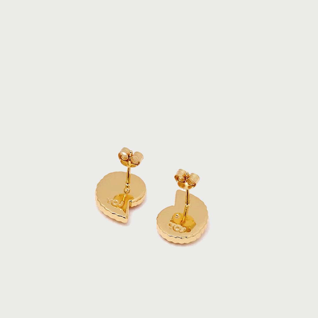 Moro Midi Shell Stud Earrings in Gold