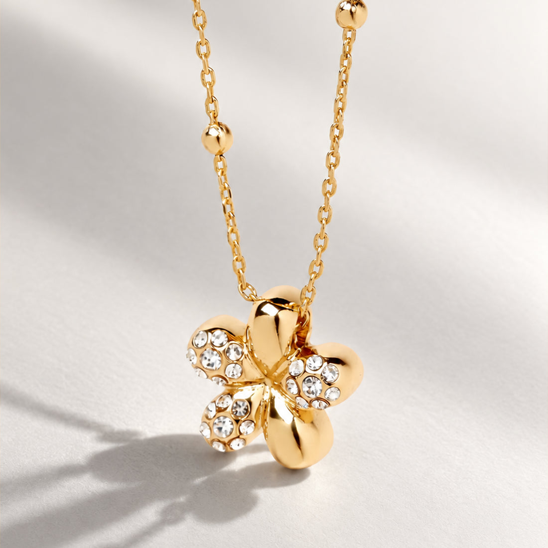 Malo Necklace in Gold
