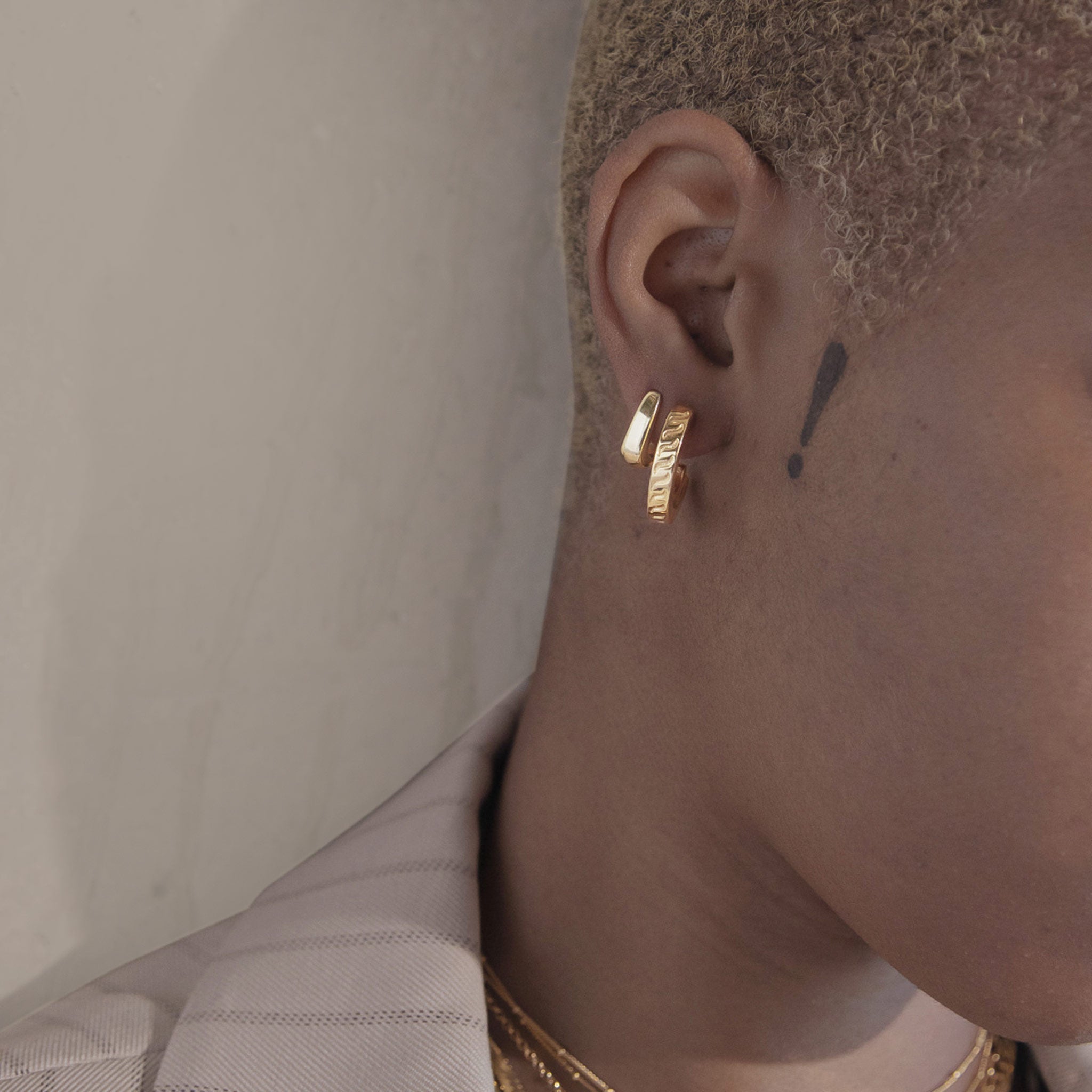 Rorun Middi Hoop Earrings in Gold